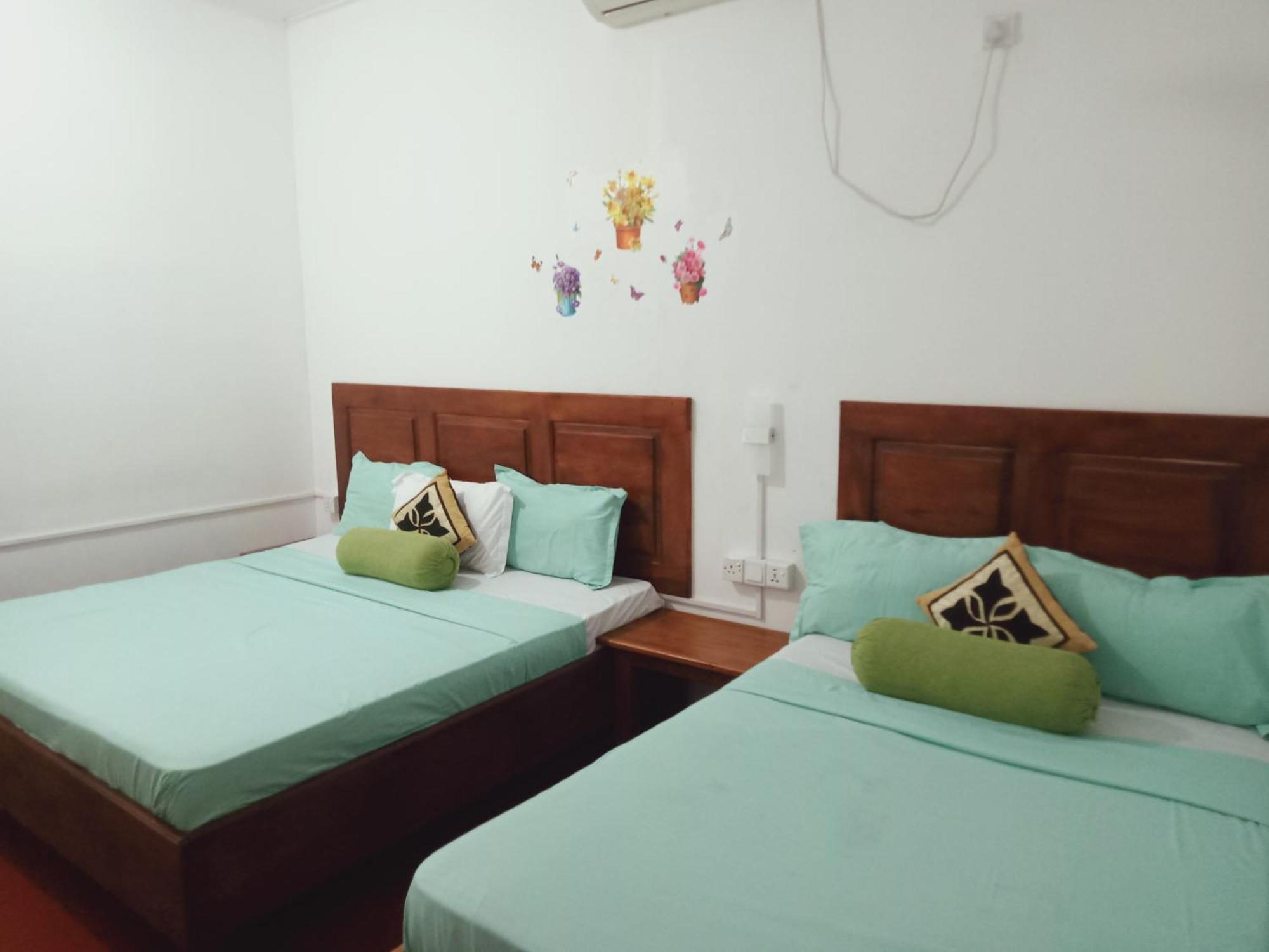 White Villa Hotel Trikunamalaja Zewnętrze zdjęcie