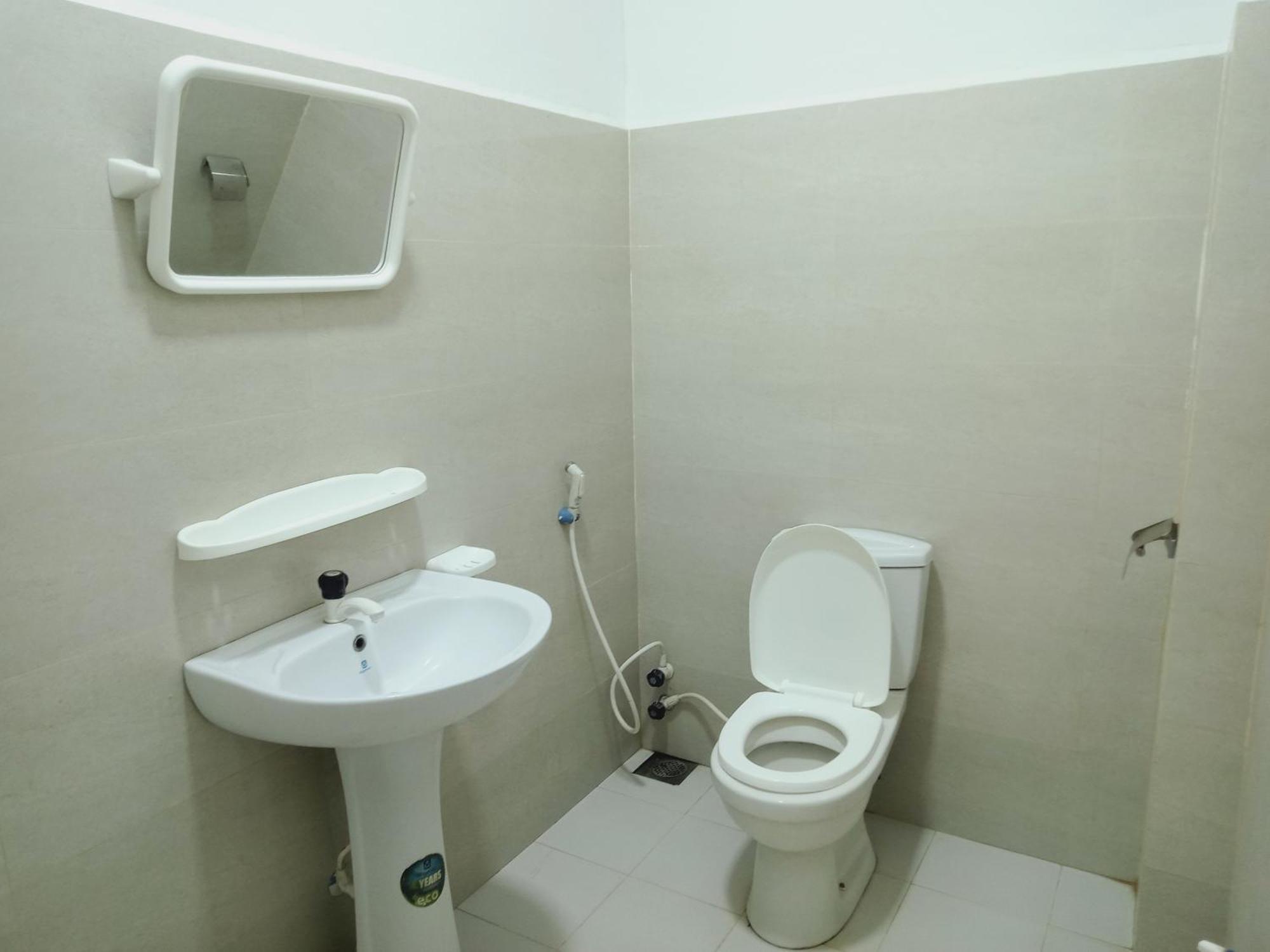 White Villa Hotel Trikunamalaja Zewnętrze zdjęcie