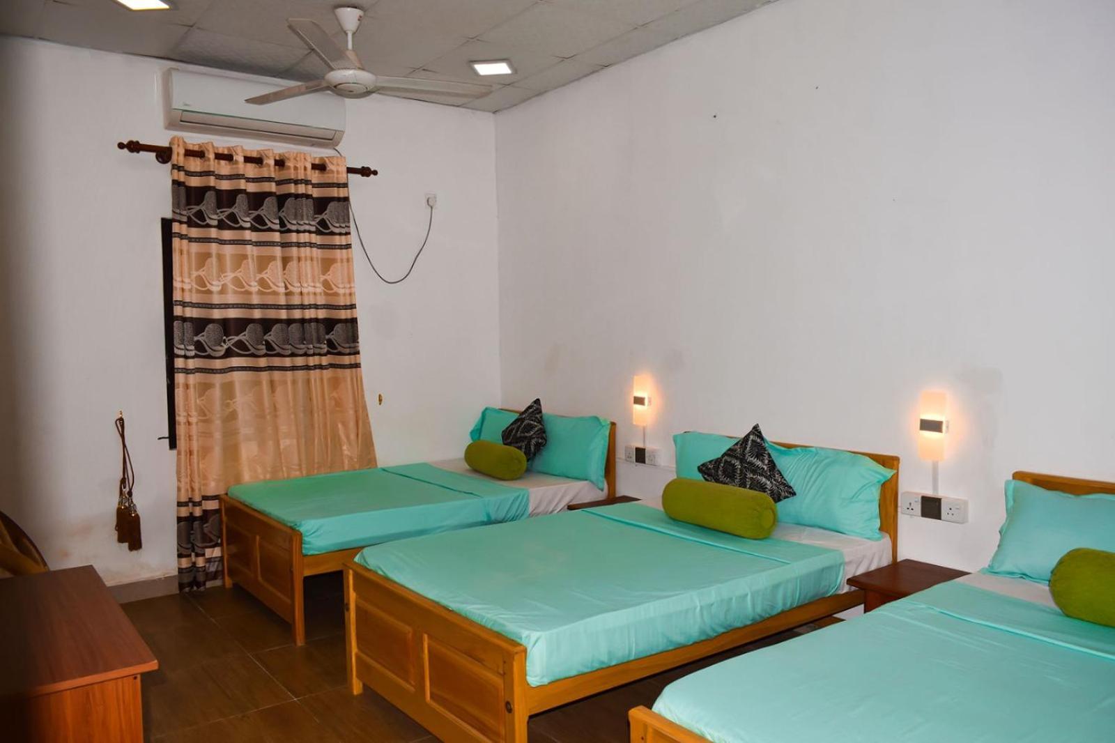 White Villa Hotel Trikunamalaja Zewnętrze zdjęcie