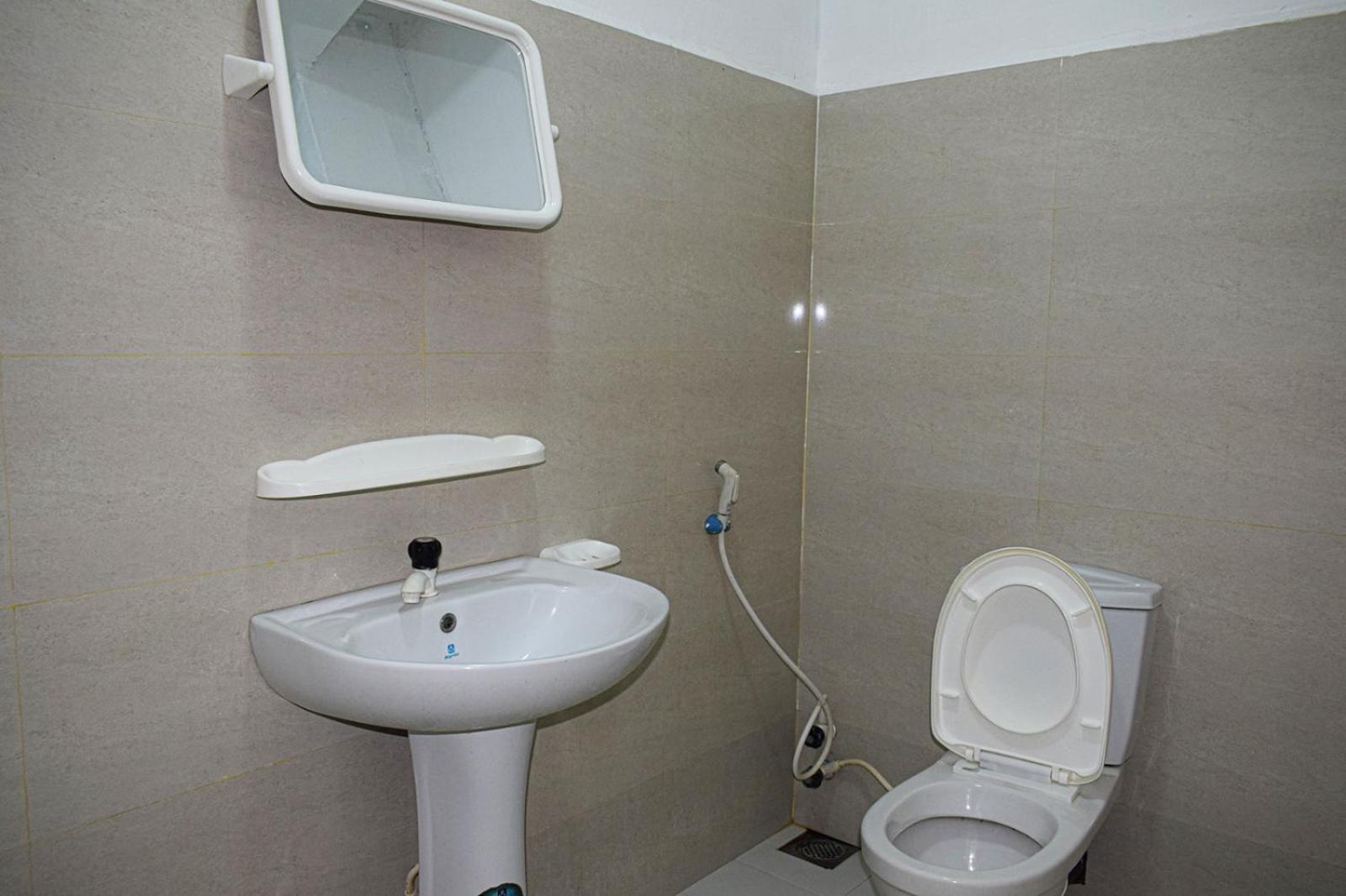 White Villa Hotel Trikunamalaja Zewnętrze zdjęcie